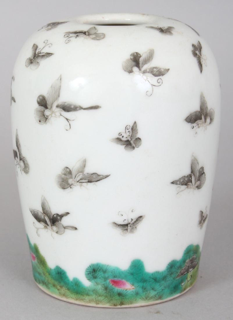 A GOOD QUALITY CHINESE FAMILLE ROSE & GRISAILLE (1 of 7)