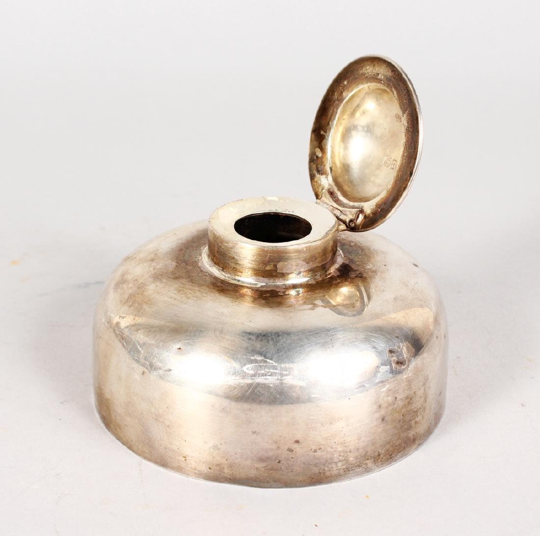 A HEAVY VICTORIAN SILVER CIRCULAR INK STAND. 4.5ins (1 of 4)