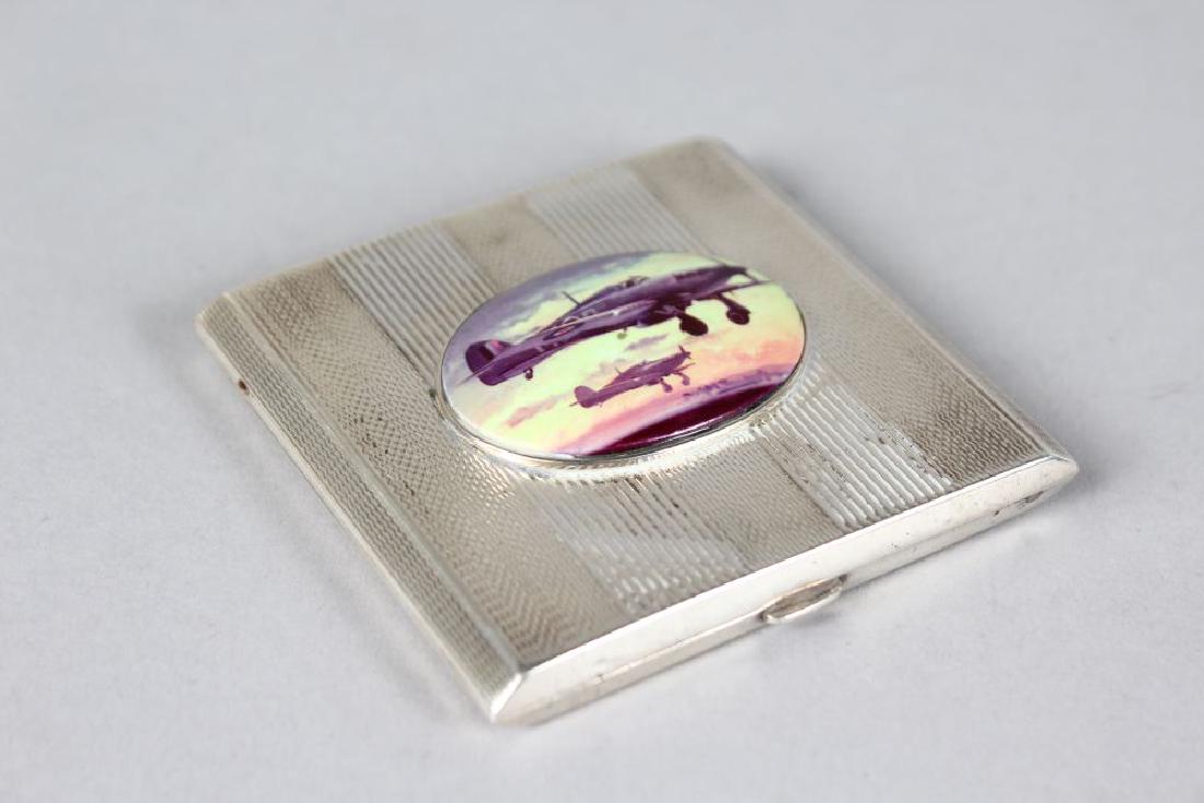 AN ENGINE TURNED SILVER COMPACT, Birmingham 1944, set (1 of 2)