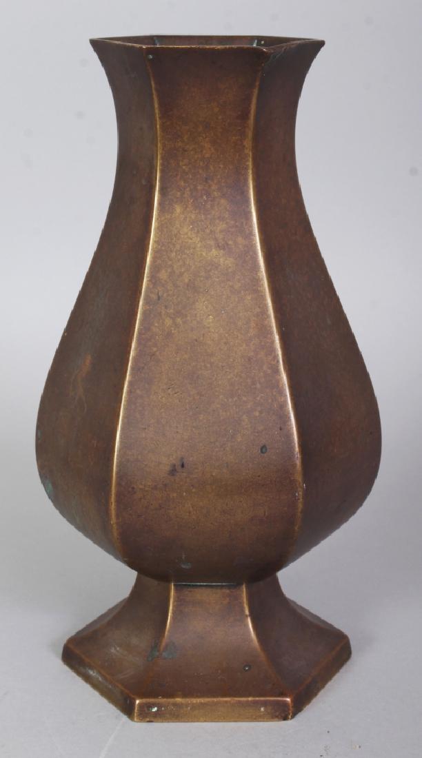 A 17TH/18TH CENTURY CHINESE HEXAGONAL BRONZE VASE, (1 of 4)