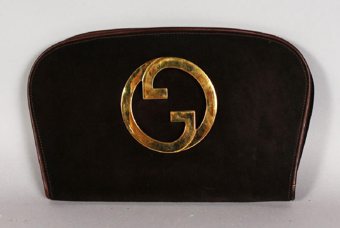 A VINTAGE 1970'S GUCCI BROWN SUEDE "BLONDIE" CLUTCH (1 of 1)