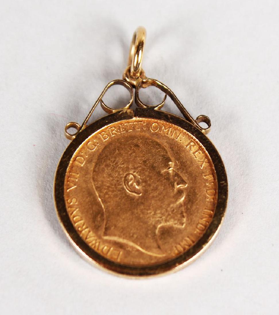AN EDWARD VII GOLD HALF SOVEREIGN 1907, in a gold (1 of 2)