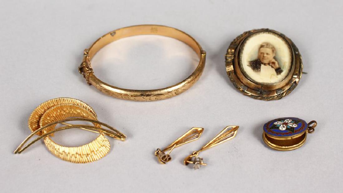 A 9CT ROLLED GOLD BROOCH, A VICTORIAN PORTRAIT BROOCH, (1 of 1)