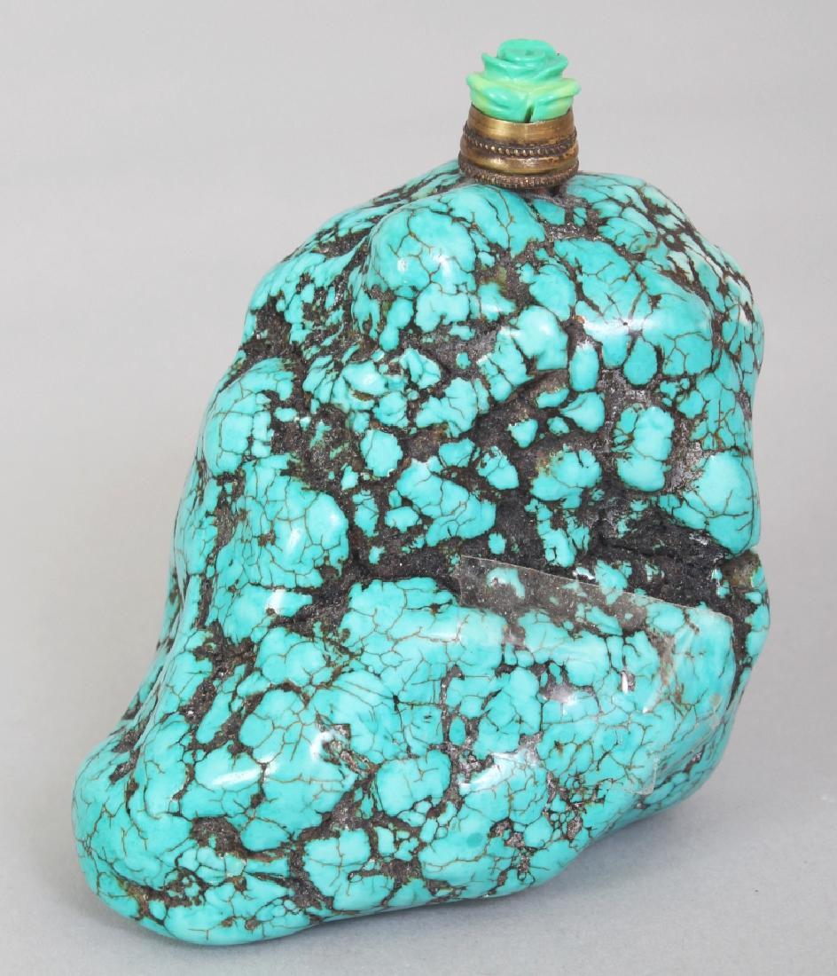 A CHINESE TURQUOISE STYLE BOULDER FORM SNUFF BOTTLE & (1 of 7)