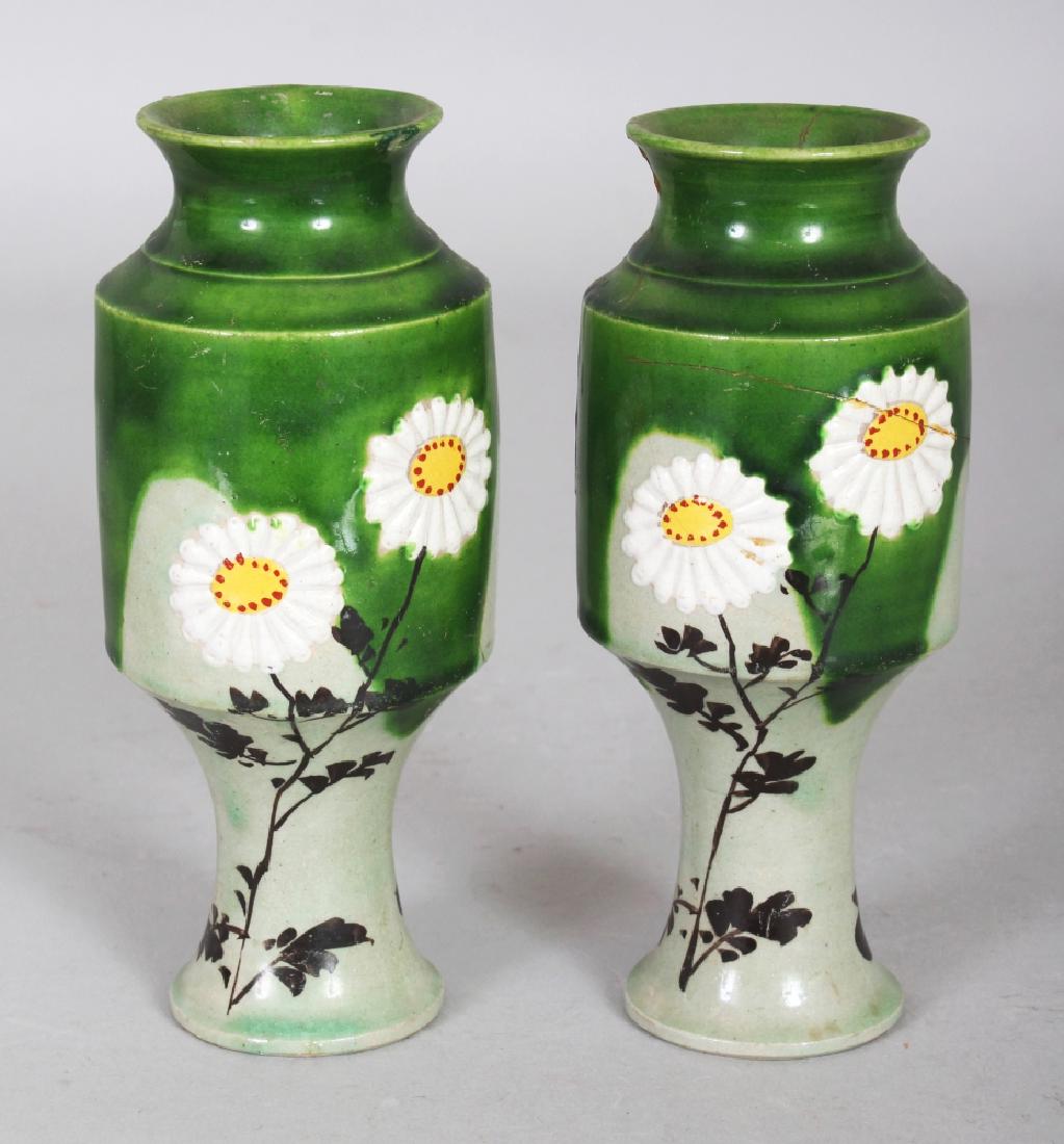 A SMALL PAIR OF EARLY 20TH CENTURY JAPANESE TAIZAN (1 of 6)