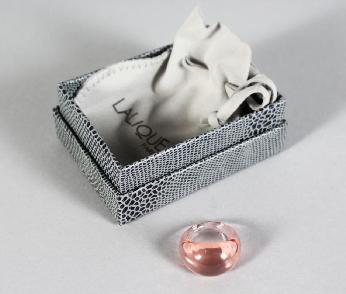 A LALIQUE GLASS RING, in a Lalique box (1 of 1)
