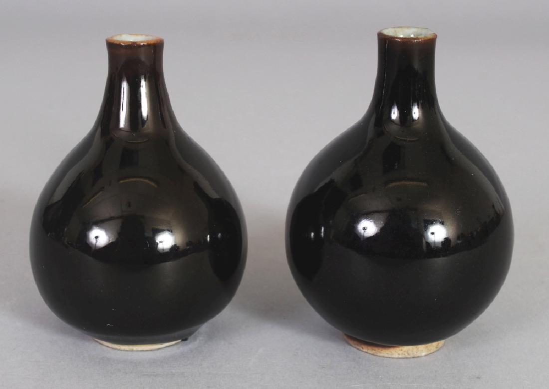 A GOOD PAIR OF 18TH CENTURY CHINESE MONOCHROME (1 of 5)