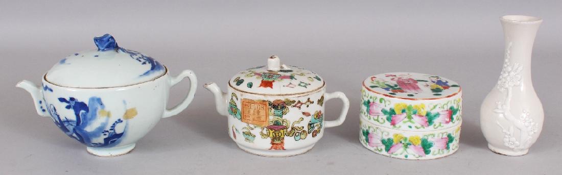 A 19TH CENTURY CHINESE BLUE & WHITE PORCELAIN TEAPOT & (1 of 9)