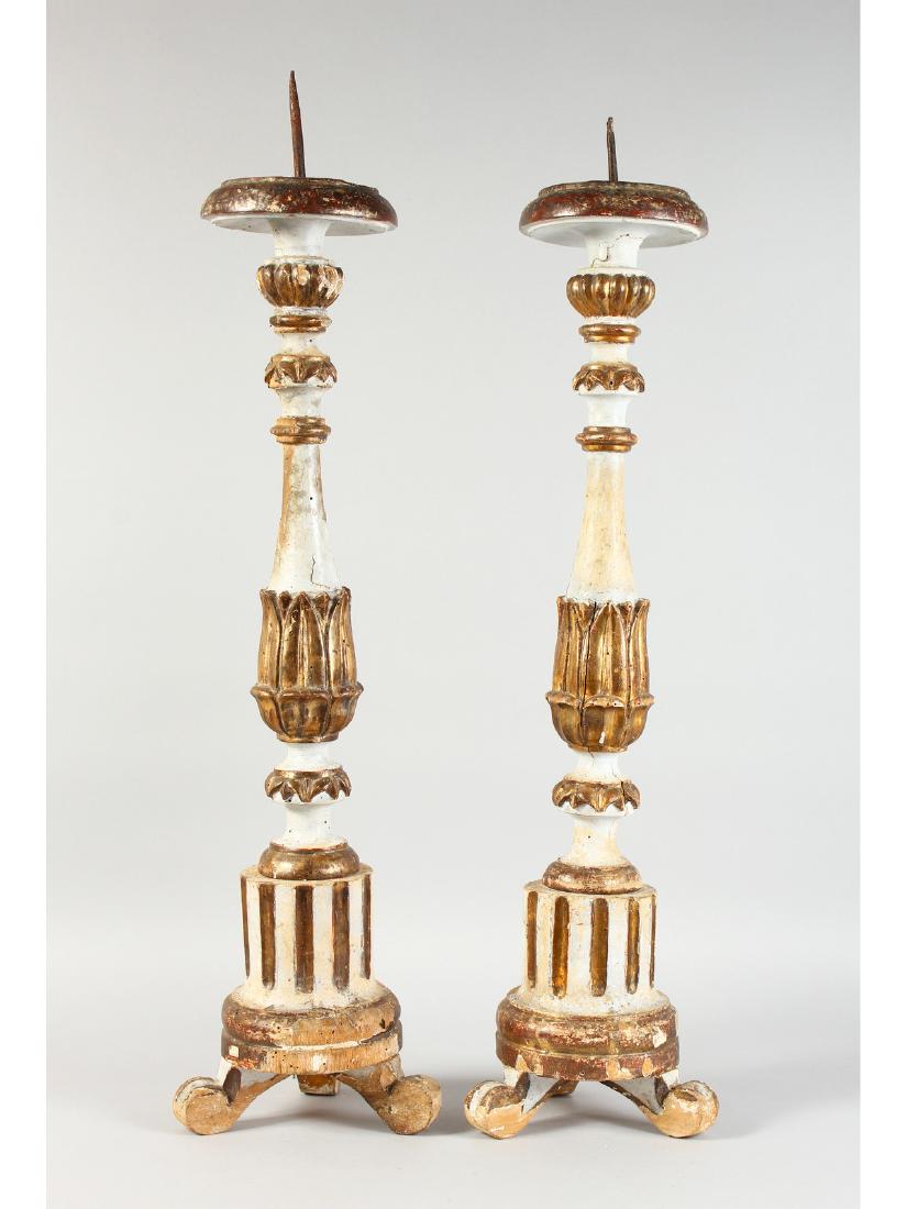 A PAIR OF 18TH CENTURY ITALIAN CARVED WOOD AND PAINTED (1 of 1)