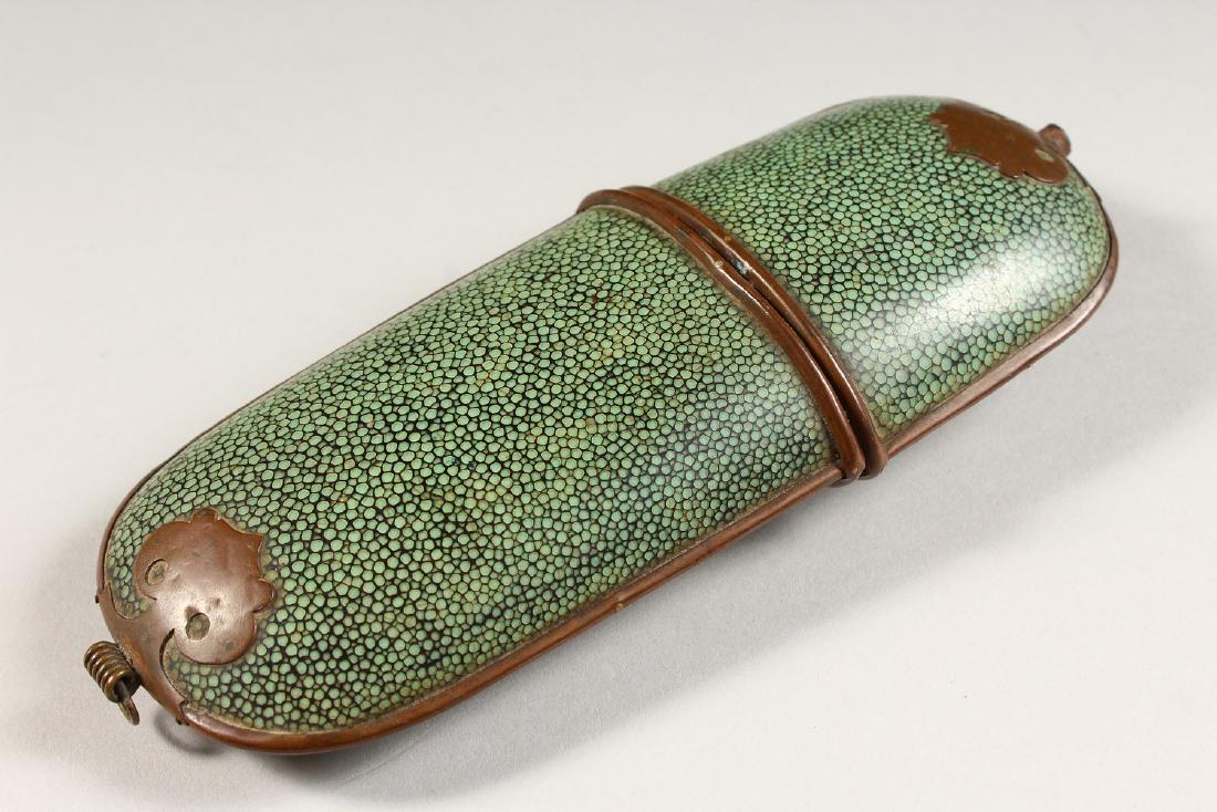 A 19TH CENTURY SHAGREEN SPECTACLE CASE.  7.5ins long. (1 of 5)