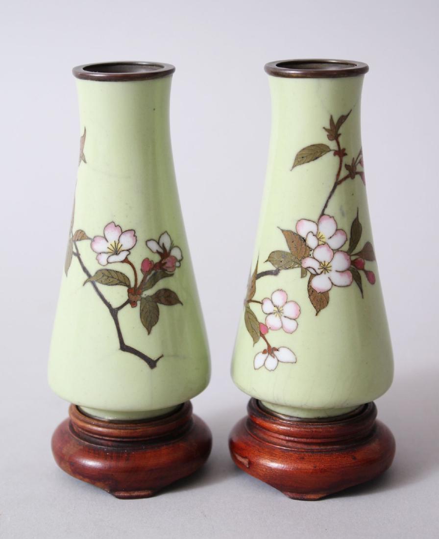 A PAIR OF JAPANESE MEIJI PERIOD SILVER WIRE CLOISONNE (1 of 3)