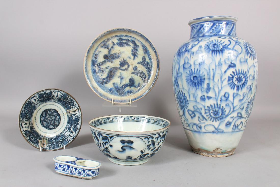 A GROUP OF FIVE PIECES OF 17TH-18TH CENTURY PERSIAN (1 of 6)