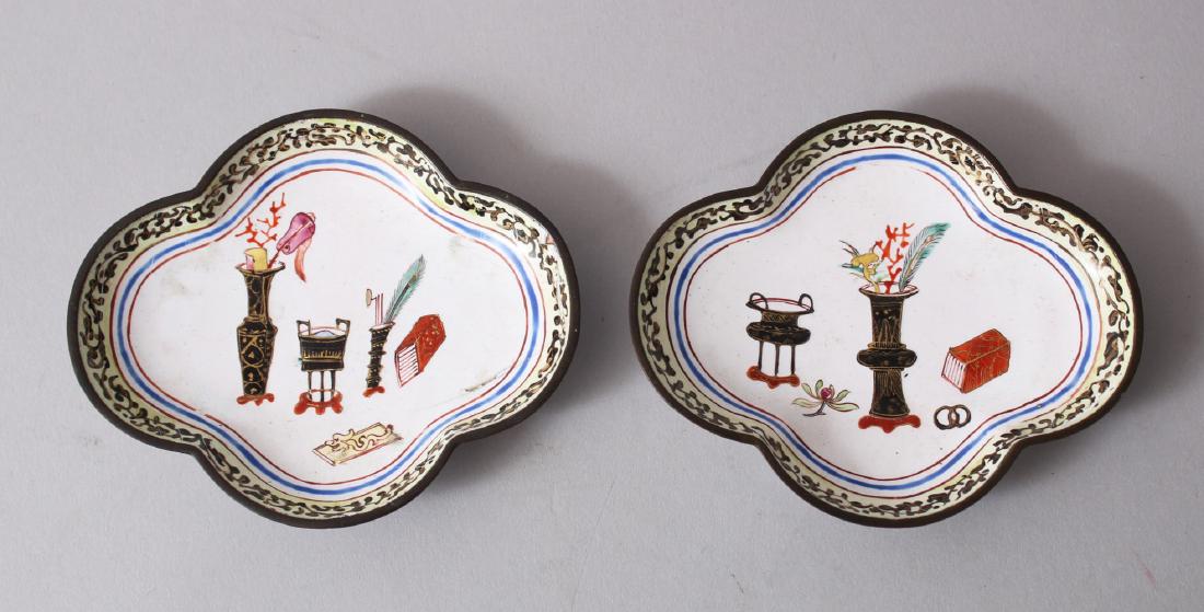 A PAIR OF 18TH CENTURY CHINESE CANTON ENAMEL DISHES, (1 of 2)