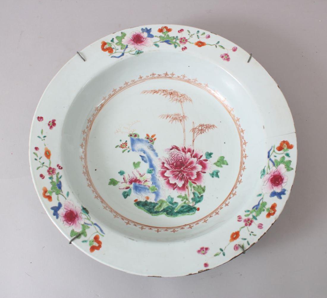 A LARGE 18TH CENTURY CHINESE FAMILLE ROSE BASIN / DISH, (1 of 3)