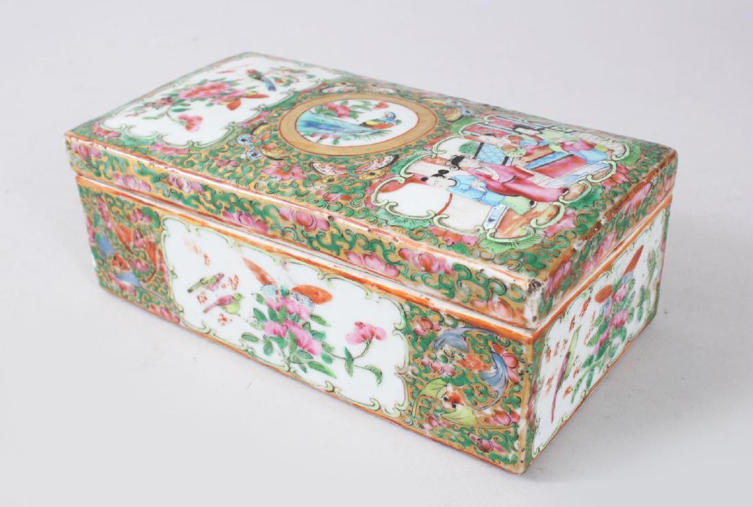 A 19TH CENTURY CHINESE CANTON FAMILLE ROSE PORCELAIN (1 of 4)