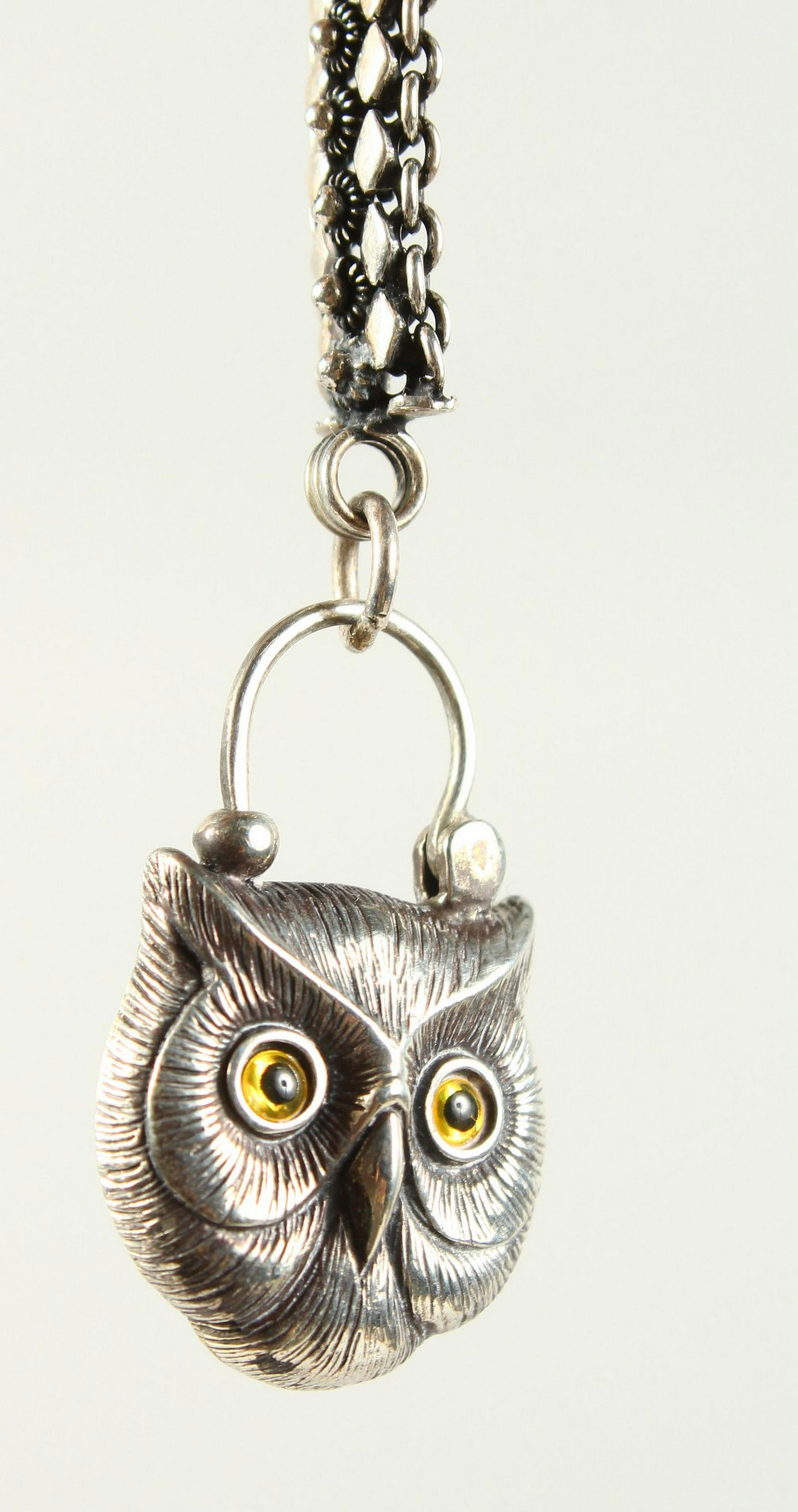 A SILVER OWL BRACELET with malachite lock.: A SILVER OWL BRACELET with malachite lock.