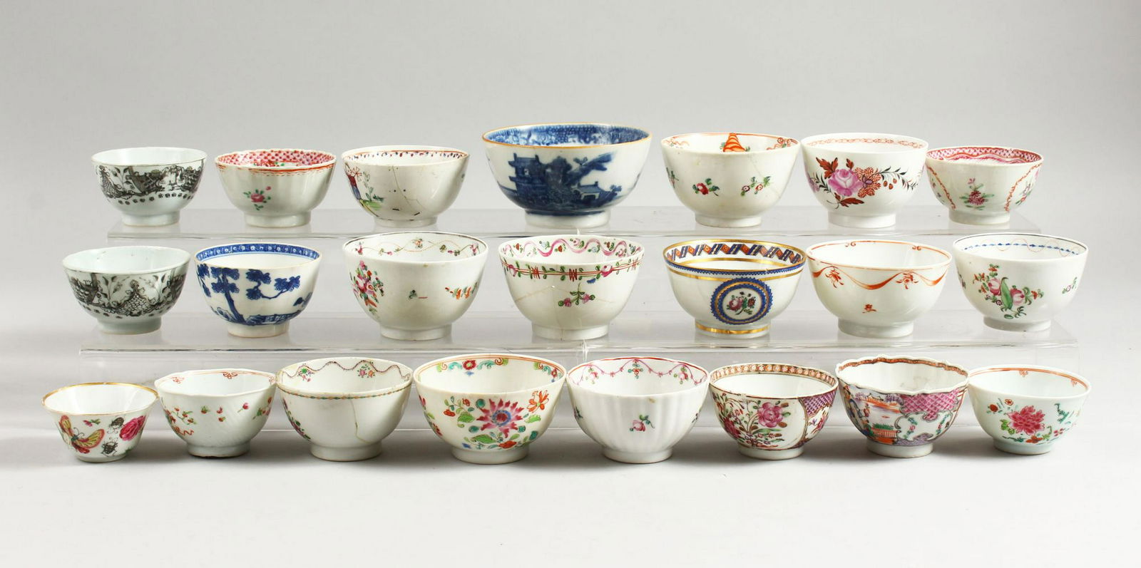 A BOX OF TWENTY TWO VARIOUS TEA BOWLS. (1 of 13)