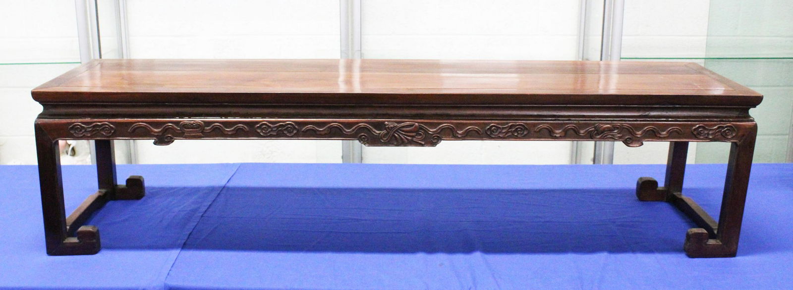 A GOOD LARGE 19TH CENTURY CHINESE HARDWOOD KANG TABLE, (1 of 10)