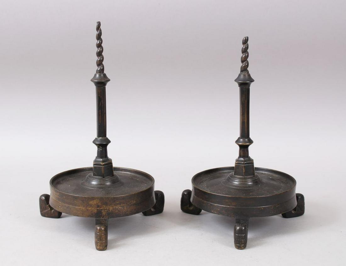 A PAIR OF EARLY POSS 16TH / 17TH CENTURY CHINESE / (1 of 4)