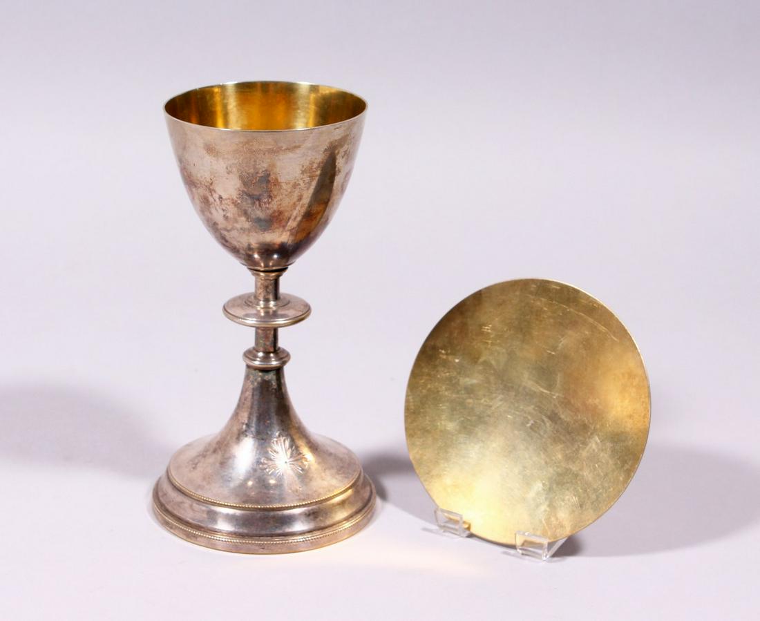 A FRENCH SILVER PLATED CHALICE AND PATEN. 6.5ins.: A FRENCH SILVER PLATED CHALICE AND PATEN. 6.5ins.