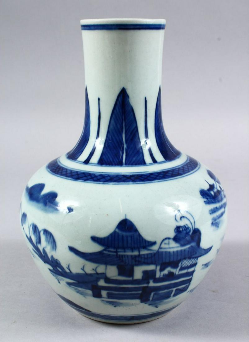 A 19TH CENTURY CHINESE EXPORT CANTON BLUE & WHITE (1 of 5)