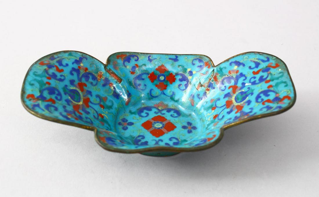 A GOOD 19TH CENTURY CHINESE CANTON ENAMEL SPOON TRAY, (1 of 3)