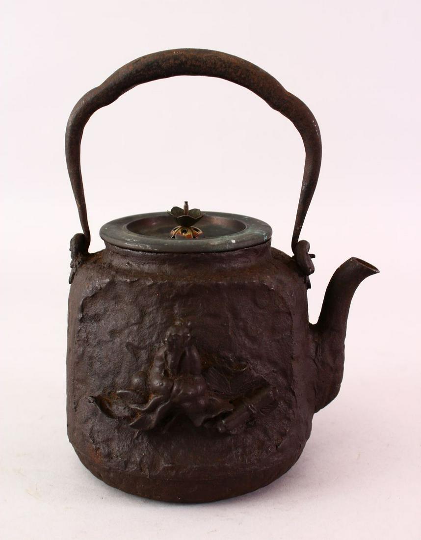 A GOOD JAPANESE EDO / MEIJI PERIOD IRON SAKE POT / TEA (1 of 11)