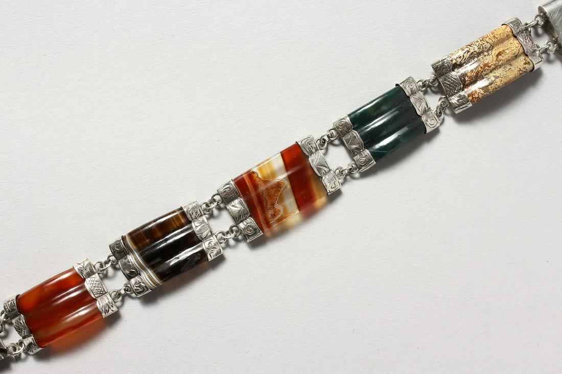 A SCOTTISH SILVER AND AGATE BRACELET.: A SCOTTISH SILVER AND AGATE BRACELET.