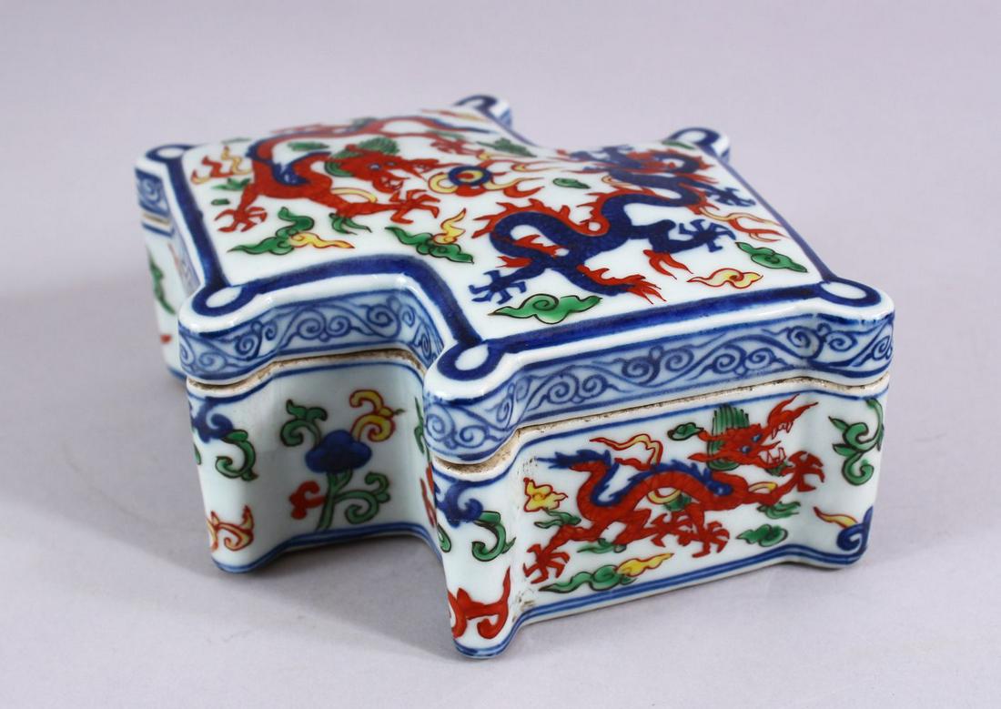 A CHINESE WUCAI DECORATED PORCELAIN DRAGON BOX, (1 of 8)