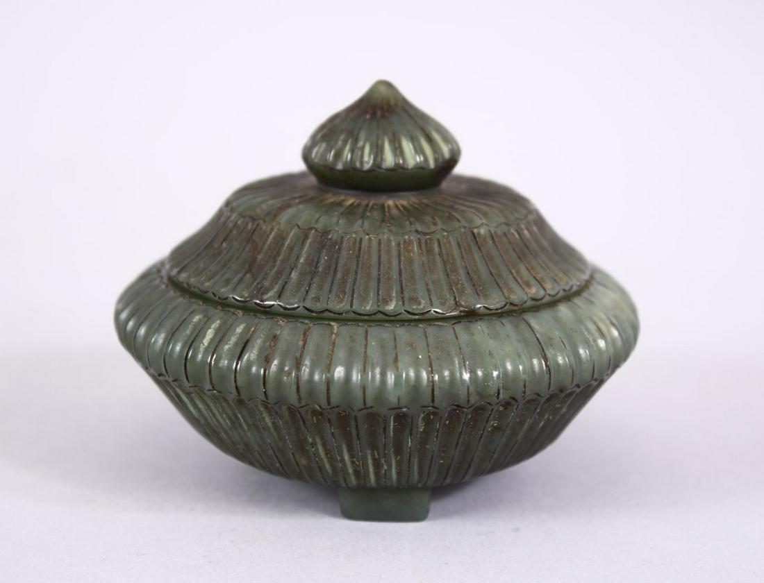 AN 18TH 19TH CENTURY MUGHAL INDIAN CARVED JADE LIDDED (1 of 5)