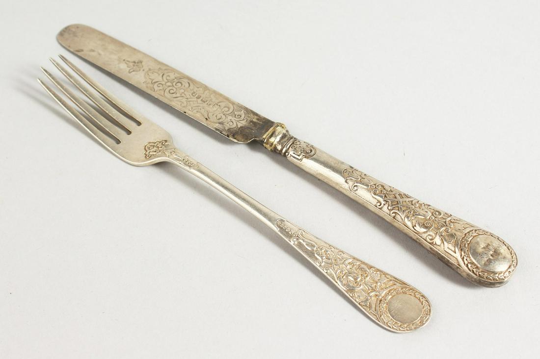 A VICTORIAN SILVER KNIFE AND FORK. Sheffield 1892.: A VICTORIAN SILVER KNIFE AND FORK. Sheffield 1892.