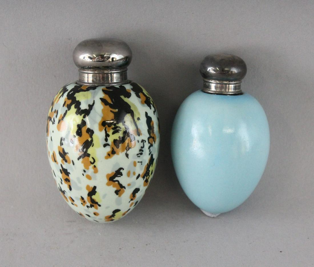 A GULLS EGG DESIGN GLASS SCENT BOTTLE AND SCREW TOP and: A GULLS EGG DESIGN GLASS SCENT BOTTLE AND SCREW TOP and A PALE BLUE SCENT BOTTLE AND SCREW TOP (2).