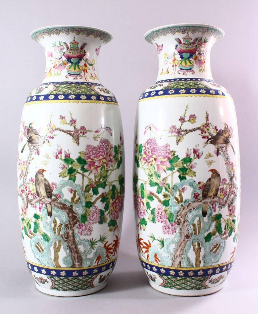 A LARGE PAIR OF 20TH CENTURY CHINESE FAMILLE VERTE /: A LARGE PAIR OF 20TH CENTURY CHINESE FAMILLE VERTE / ROSE PORCELAIN VASES, decorated with scenes of birds amongst native flora, the verso with displays of flora and pheonix birds, the necks again with