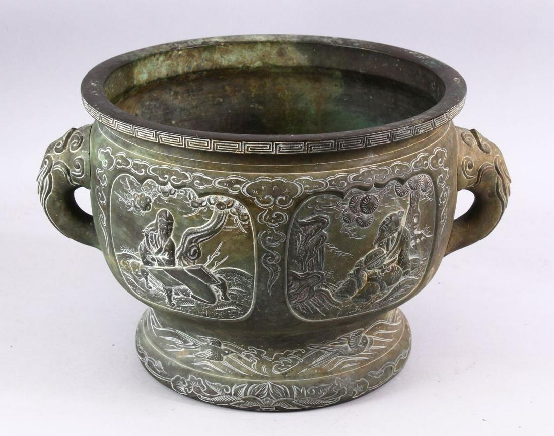 A 19TH CENTURY CHINESE BRONZE IMMORTAL TWIN HANDLED (1 of 9)