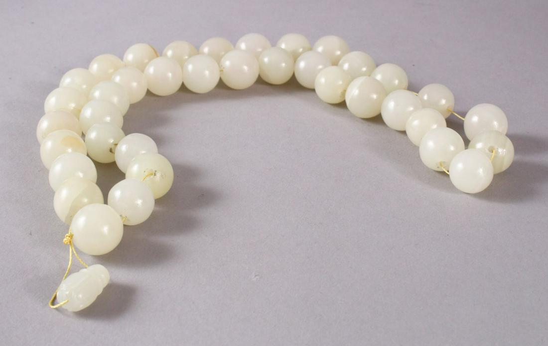 A GOOD SET OF CHINESE CARVED WHITE JADE BEAD NECKLACE, (1 of 4)