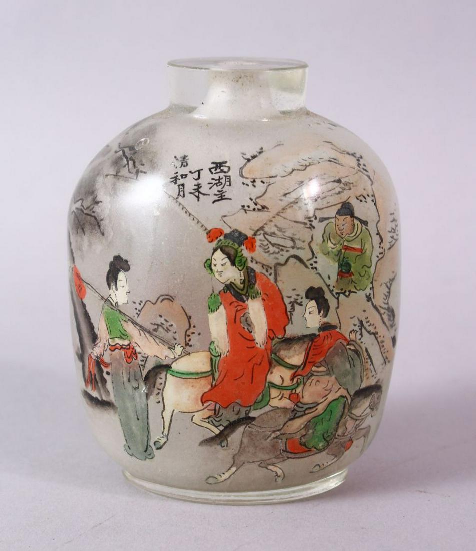 A 19TH CENTURY CHINESE REVERSE PAINTED SNUFF BOTTLE, (1 of 6)