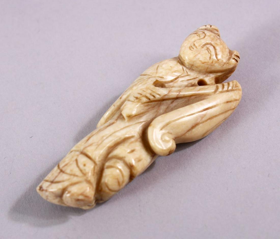 A SMALL 19TH CENTURY CHINESE SOAPSTONE NETSUKE OF A (1 of 3)