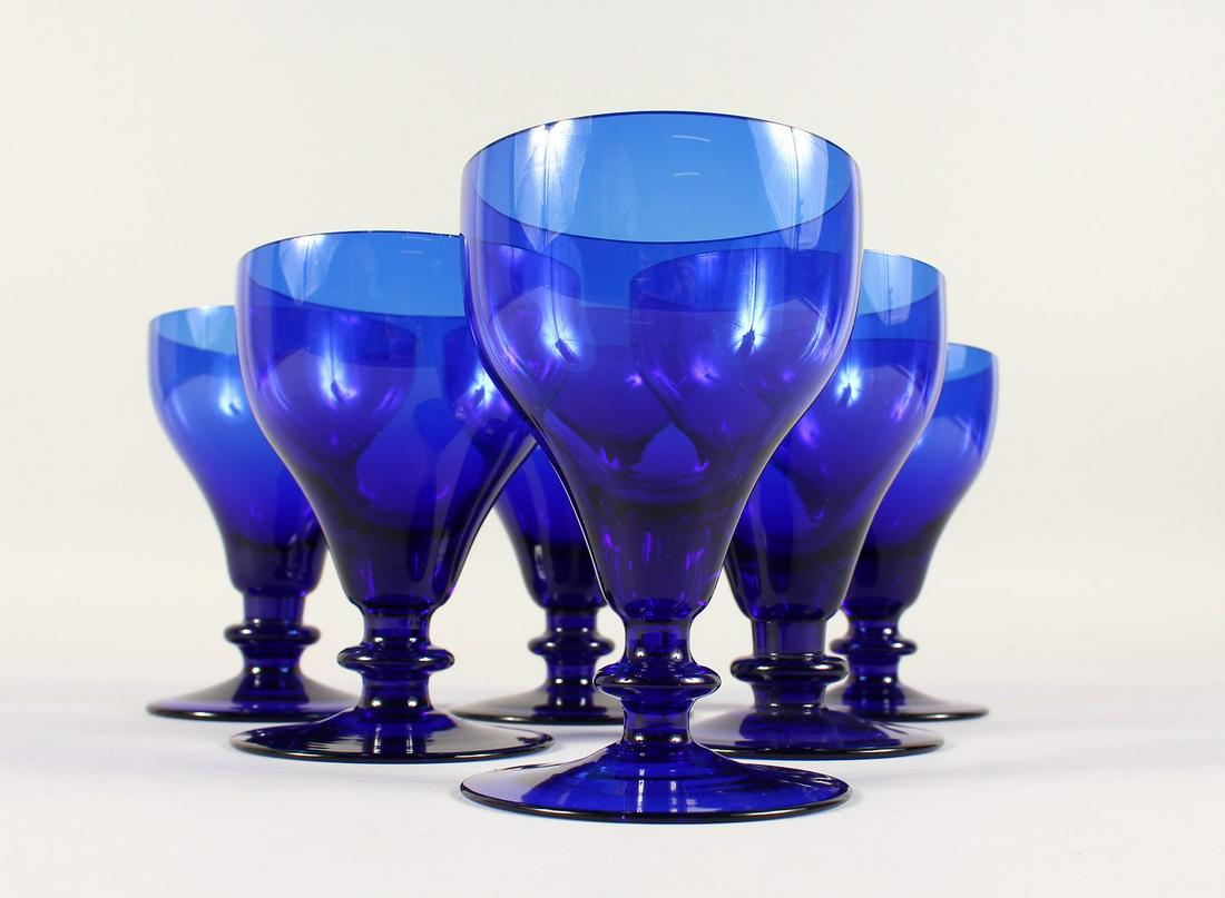 A BOX OF 6 WILLIAM YEOWARD LARGE BLUE WINE GLASSES: A BOX OF 6 WILLIAM YEOWARD LARGE BLUE WINE GLASSES