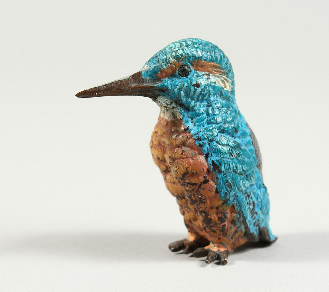 A COLD CAST PAINTED BRONZE KINGFISHER PIN CUSHION: A COLD CAST PAINTED BRONZE KINGFISHER PIN CUSHION 2.5ins long