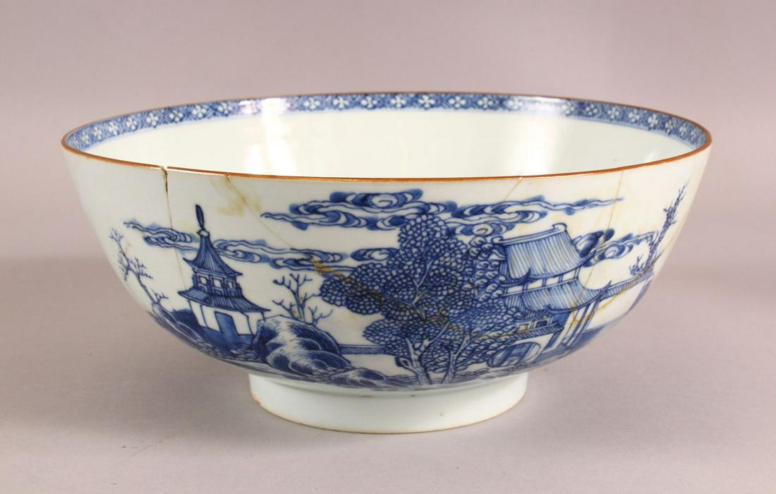 A CHINESE BLUE AND WHITE CIRCULAR BOWL, the outer (1 of 6)