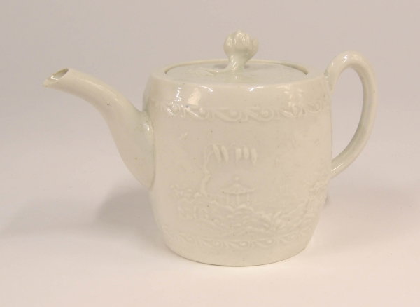 A RARE WORCESTER BLANC DE CHINE BARREL SHAPED TEAP