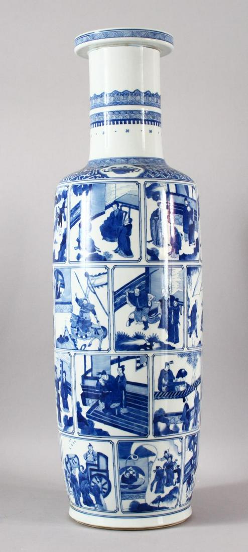 A GOOD LARGE CHINESE BLUE AND WHITE PORCELAIN VASE, (1 of 6)