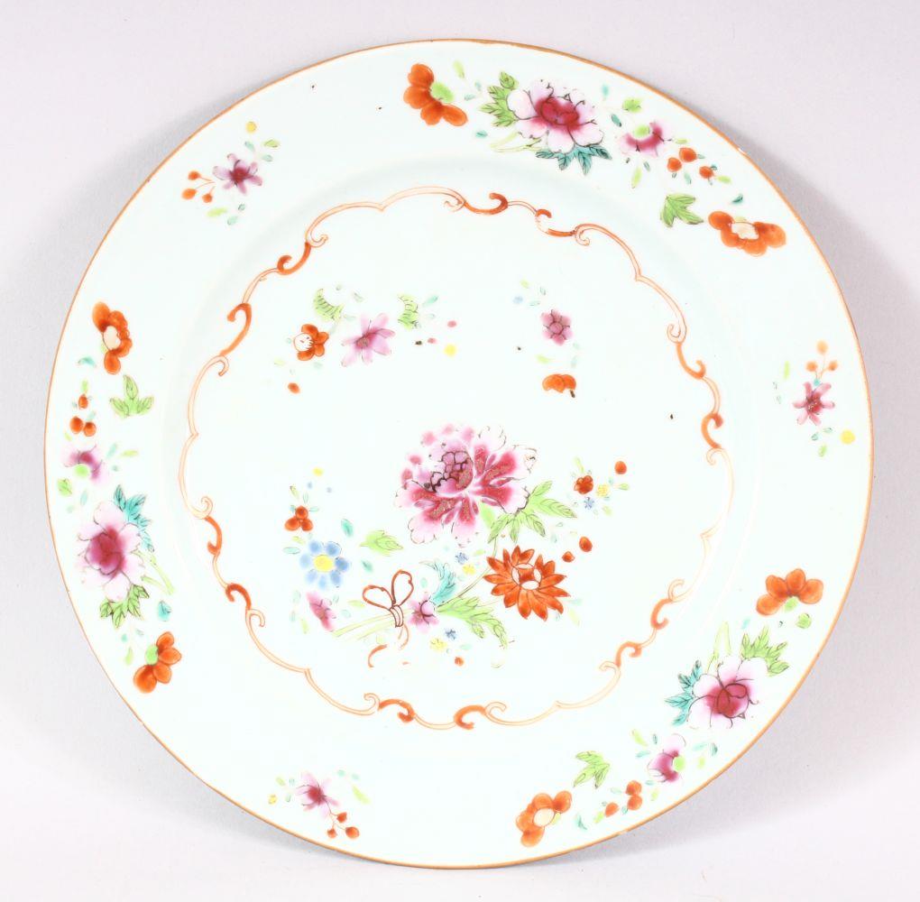 A CHINESE QIANLONG PERIOD FAMILLE ROSE PORCELAIN PLATE (1 of 2)