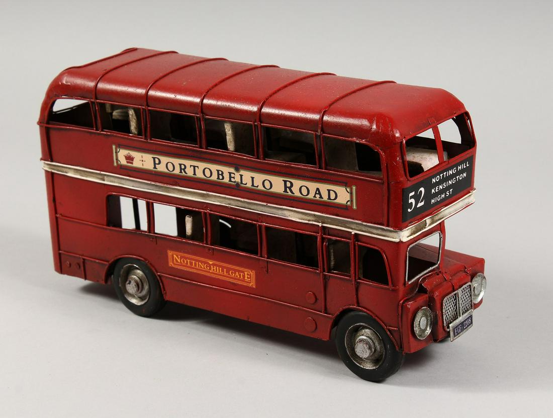 A TIN PLATE LONDON BUS.: A TIN PLATE LONDON BUS.