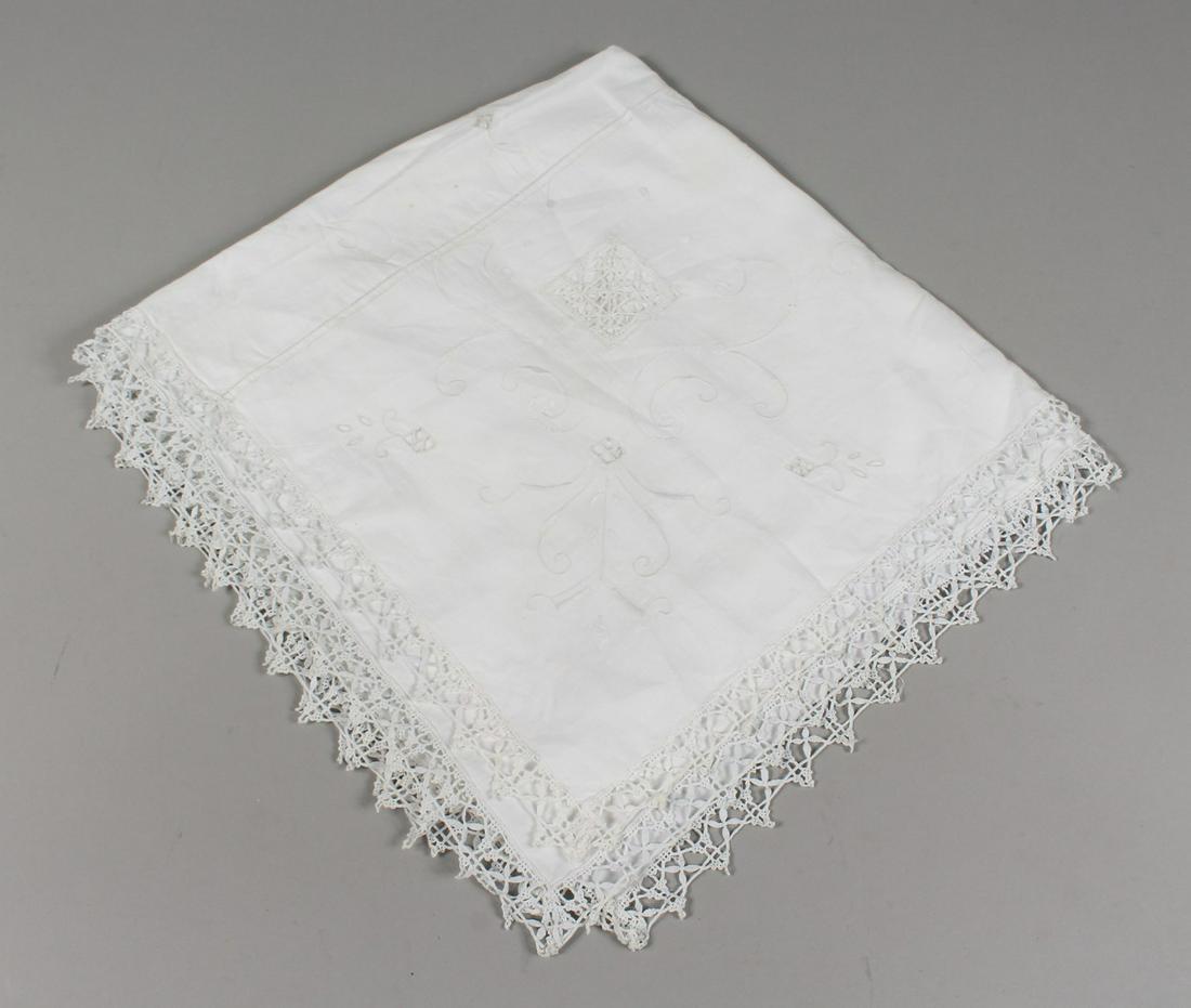 A MADEIRA LINEN TABLE CLOTH. 2ft 7ins x 5ft.: A MADEIRA LINEN TABLE CLOTH. 2ft 7ins x 5ft.