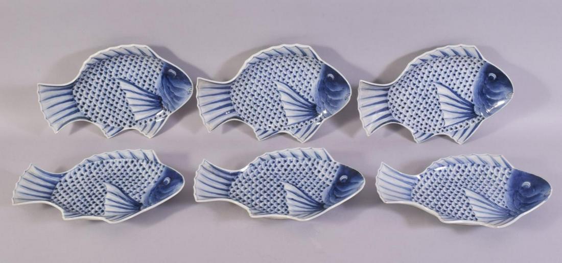 SIX CHINESE BLUE AND WHITE PORCELAIN FISH FORM DISHES, (1 of 4)