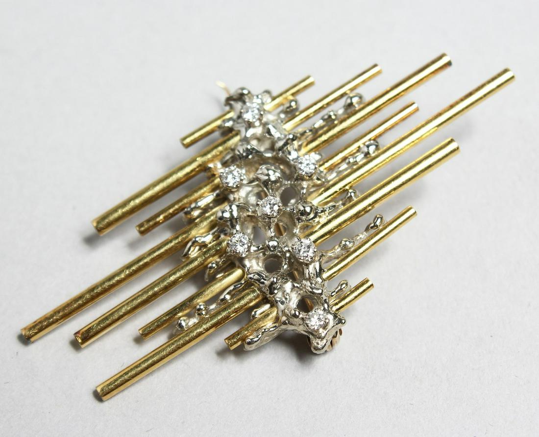 A VERY GOOD 18CT GOLD, DIAMOND BROOCH signed by David Yurman. (1 of 4)