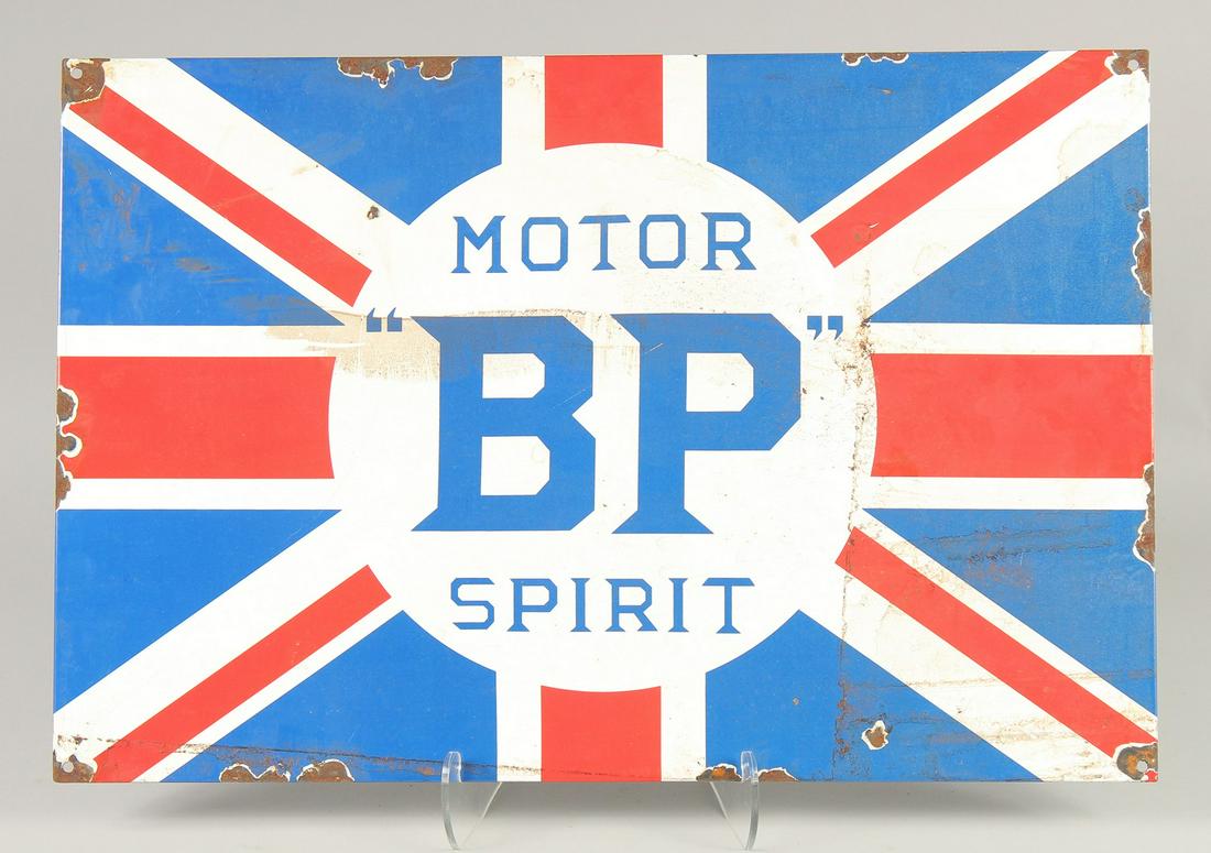 AN ENAMEL BP SIGN. 2ft x 1ft 4ins.: AN ENAMEL BP SIGN. 2ft x 1ft 4ins.