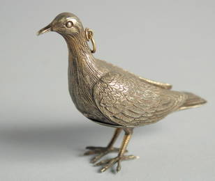 A VERY RARE CONTINENTAL SILVER BIRD WATCH, formed as a bird with folding legs, which open to reveal