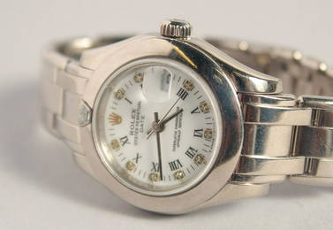 A SUPERB 18K WHITE GOLD ROLEX OYSTER PERPETUAL DATE WRISTWATCH.  106gm gross weight.